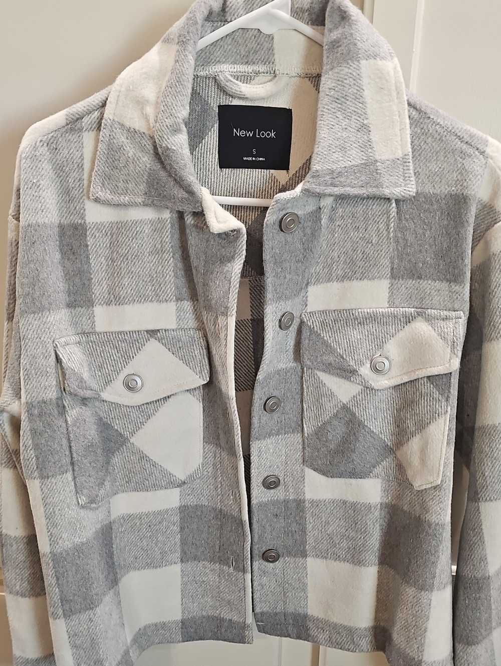 New Look Women's Gray and White Plaid Shirt Jacket